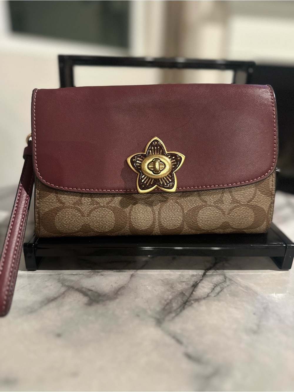 Coach Brown Signature Monogram Clutch with Burgundy Trim - Picture 4 of 16